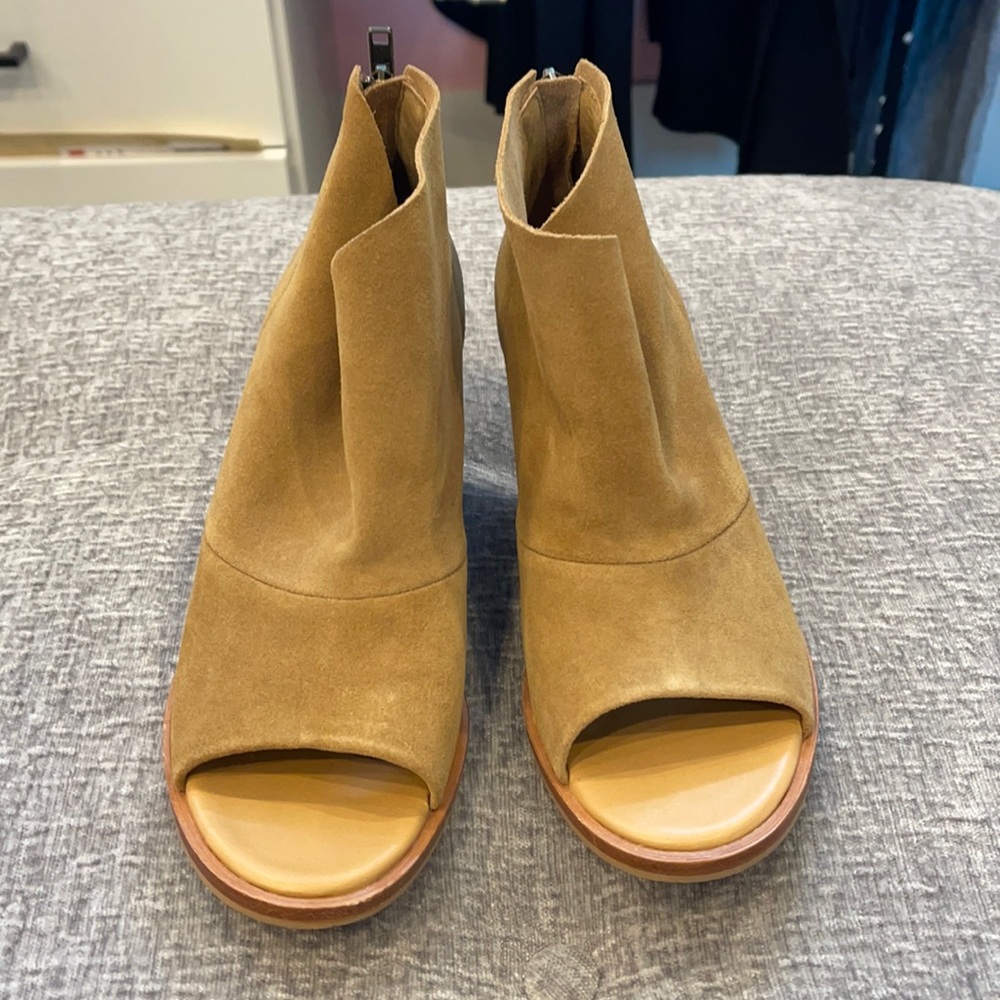Ugg Mules/sandles